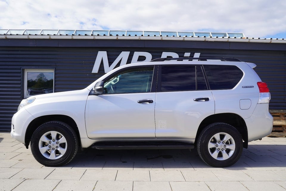 Toyota Land Cruiser 3,0 D-4D T3 aut. Van 5d