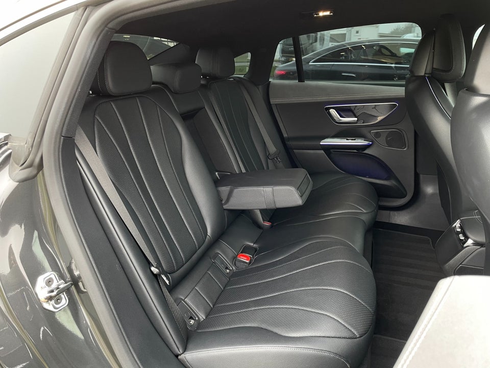 Mercedes EQE350 AMG Line 4d