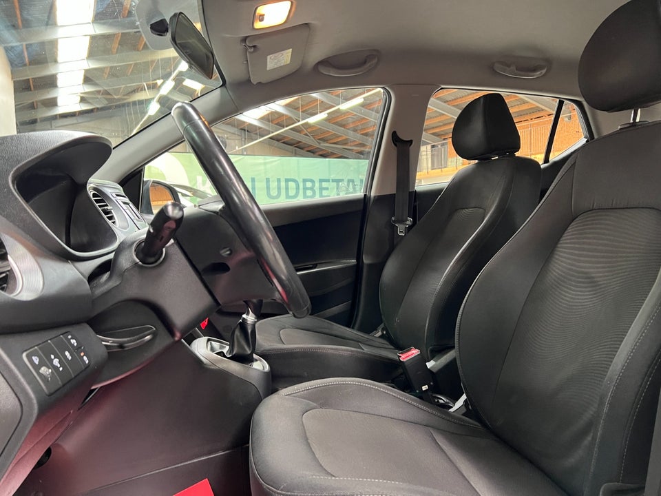 Hyundai i10 1,0 Black Line 5d