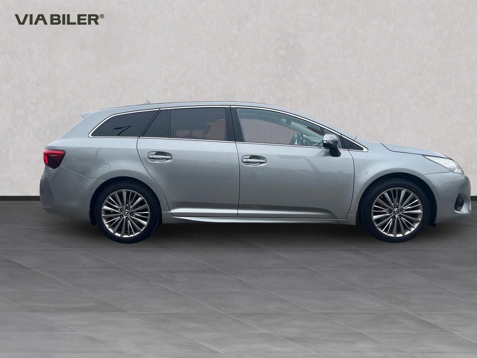 Toyota Avensis 1,8 VVT-i T2 Premium Touring Sports MDS 5d