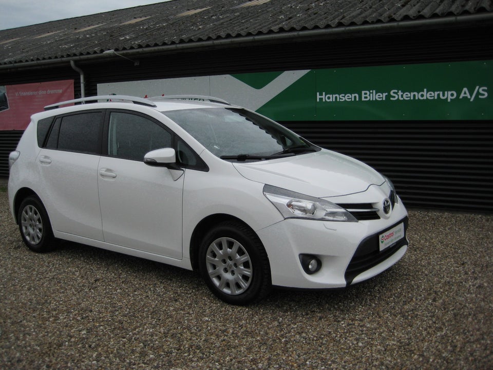 Toyota Sportsvan 1,6 VVT-i T1 Van 5d