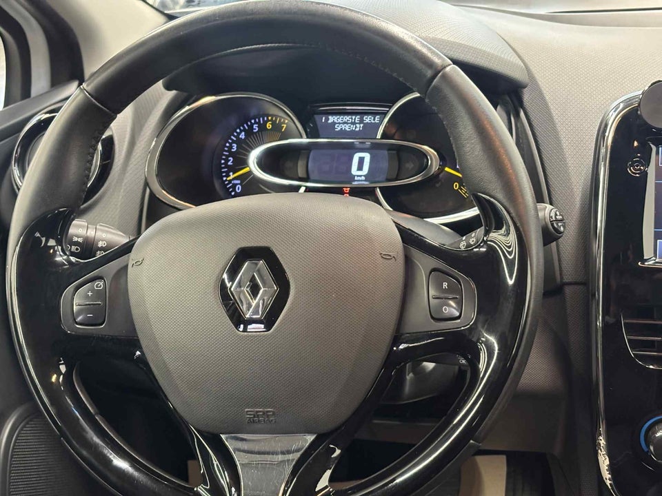 Renault Clio IV 1,2 16V Authentique 5d