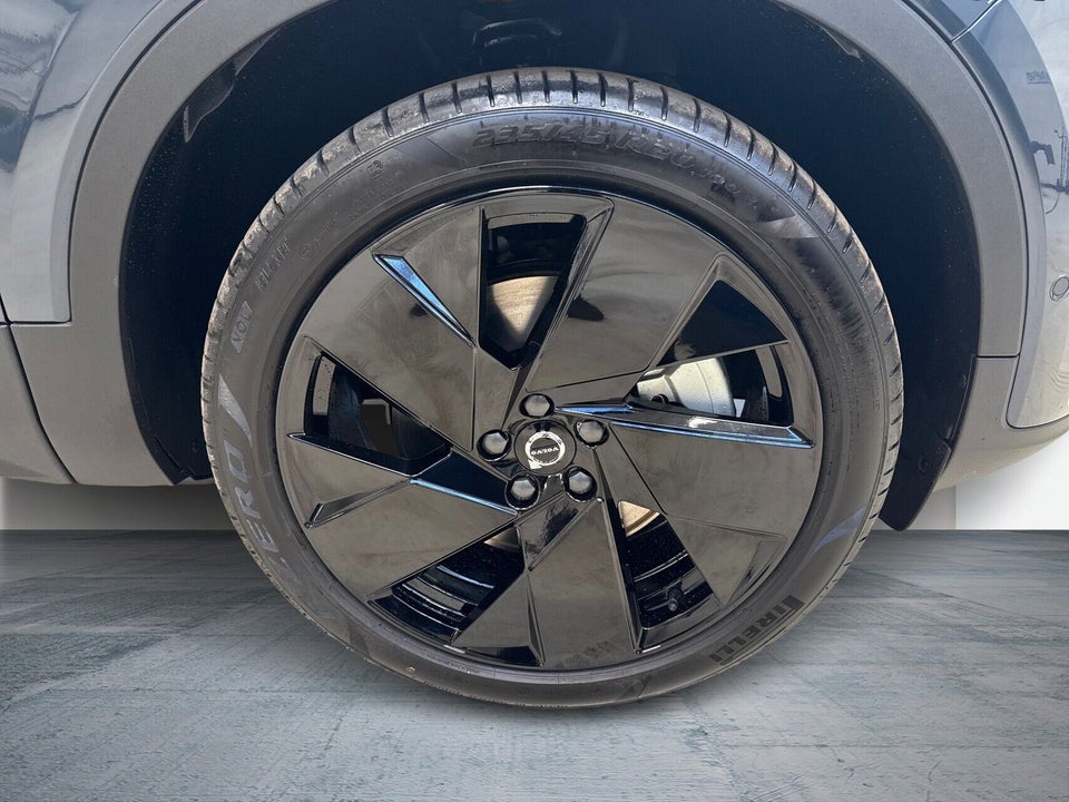 Volvo EC40 Extended Range Black Edition 5d