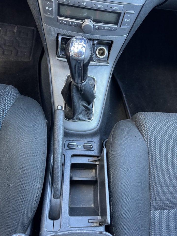 Toyota Avensis 1,8 VVT-i Sol stc. 5d