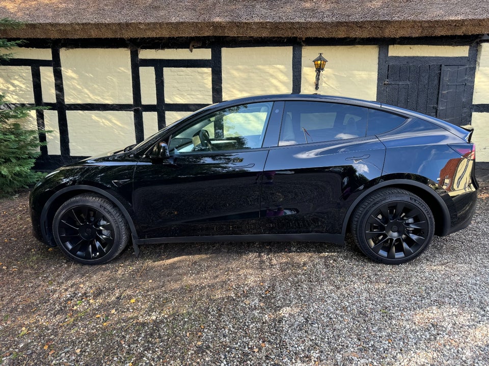 Tesla Model Y Long Range AWD 5d