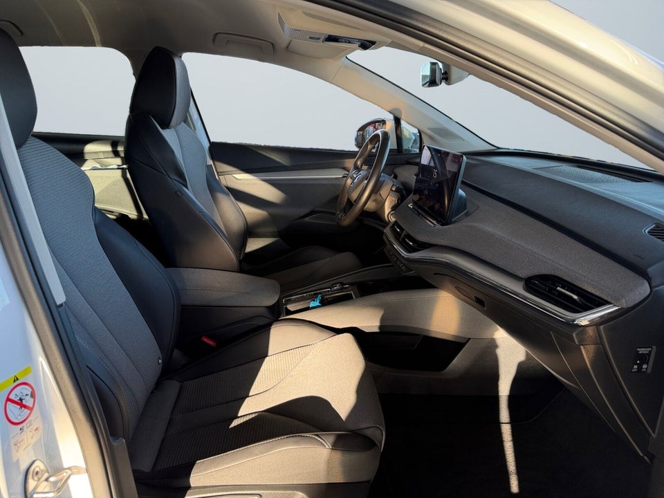 Skoda Enyaq 60 iV Loft 5d