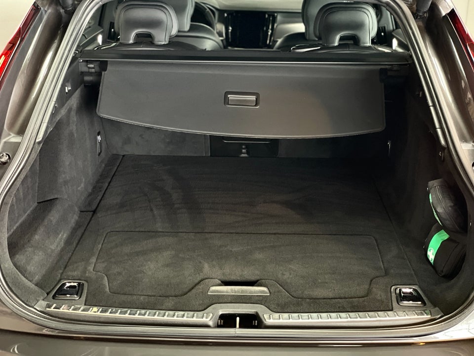 Volvo V90 2,0 T6 ReCharge R-Design aut. AWD 5d