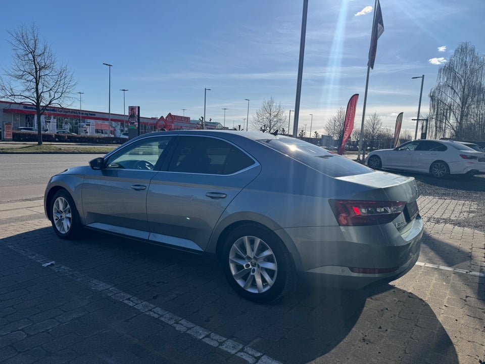 Skoda Superb 2,0 TDi 150 Style DSG 5d