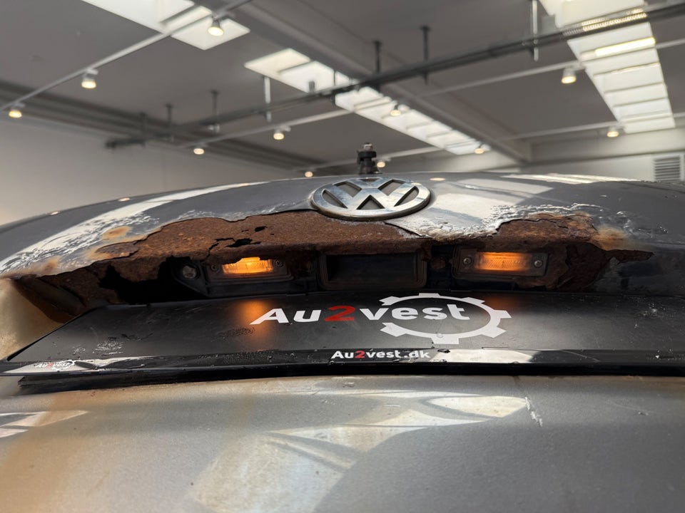 VW Touran 2,0 TDi 136 Trendline DSG Van 5d