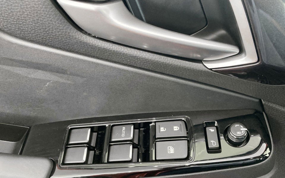 Isuzu D-Max 1,9 TD 163 Crew Cab Exclusive aut. 4d