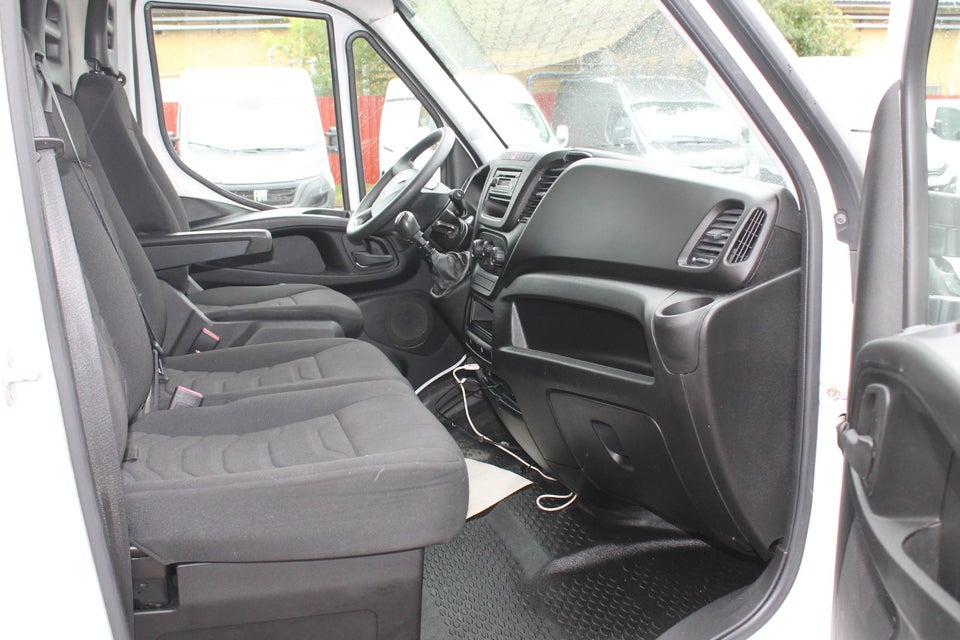 Iveco Daily 2,3 35S15 12m³ Van