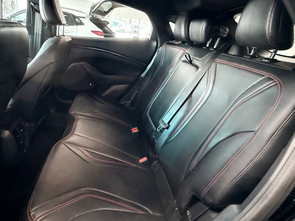 Ford Mustang Mach-E 88 Extended Range AWD 5d