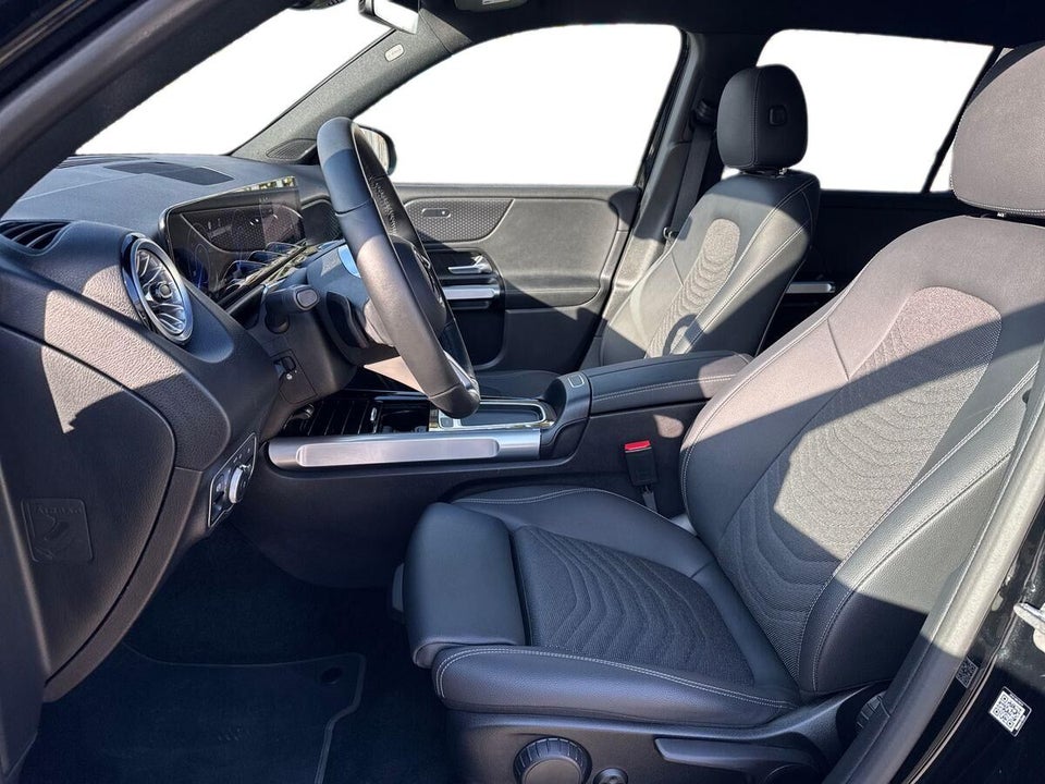 Mercedes EQB300 4Matic 5d