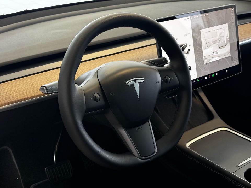 Tesla Model Y Long Range AWD 5d