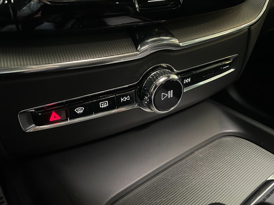 Volvo XC60 2,0 T6 ReCharge R-Design aut. AWD 5d