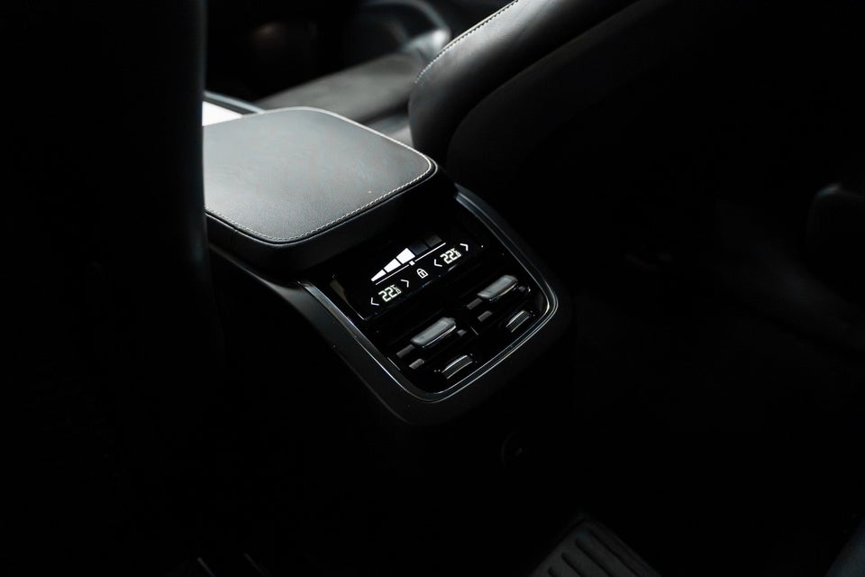 Volvo XC90 2,0 T8 ReCharge R-Design aut. AWD 7prs 5d