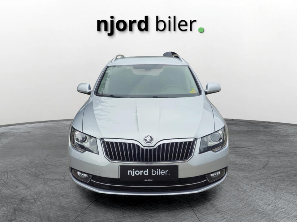 Skoda Superb 1,8 TSi 160 Elegance Combi DSG 5d