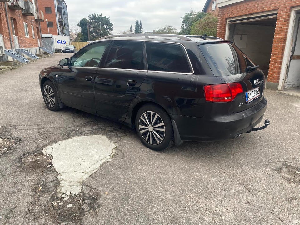 Audi A4 2,0 TDi 140 Avant Multitr. 5d