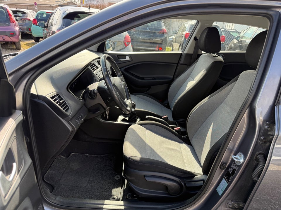 Hyundai i20 1,25 Trend 5d