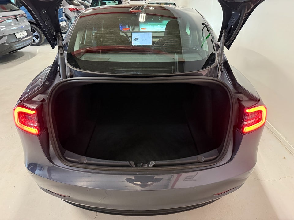 Tesla Model 3 Long Range AWD 4d