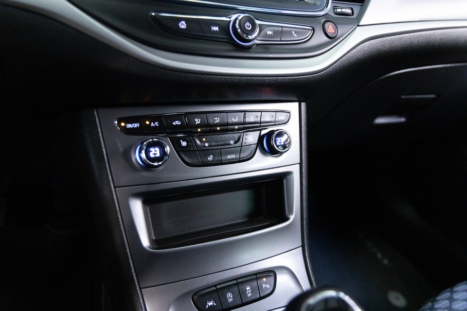 Opel Astra 1,0 T 105 Excite 5d