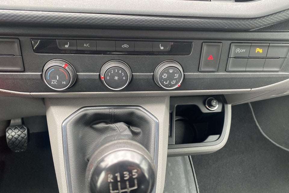 VW Transporter 2,0 TDi 110 Kassevogn lang