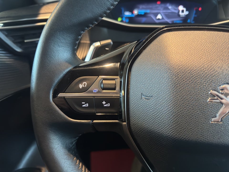 Peugeot 208 1,2 PureTech 100 Allure EAT8 5d
