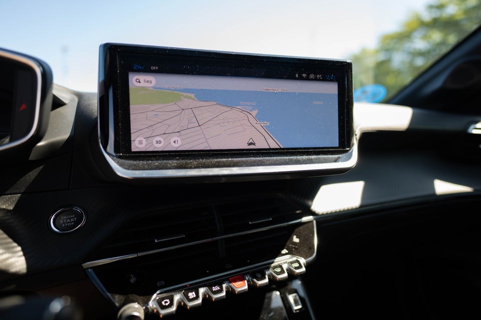 Peugeot e-208 50 GT Sky 5d