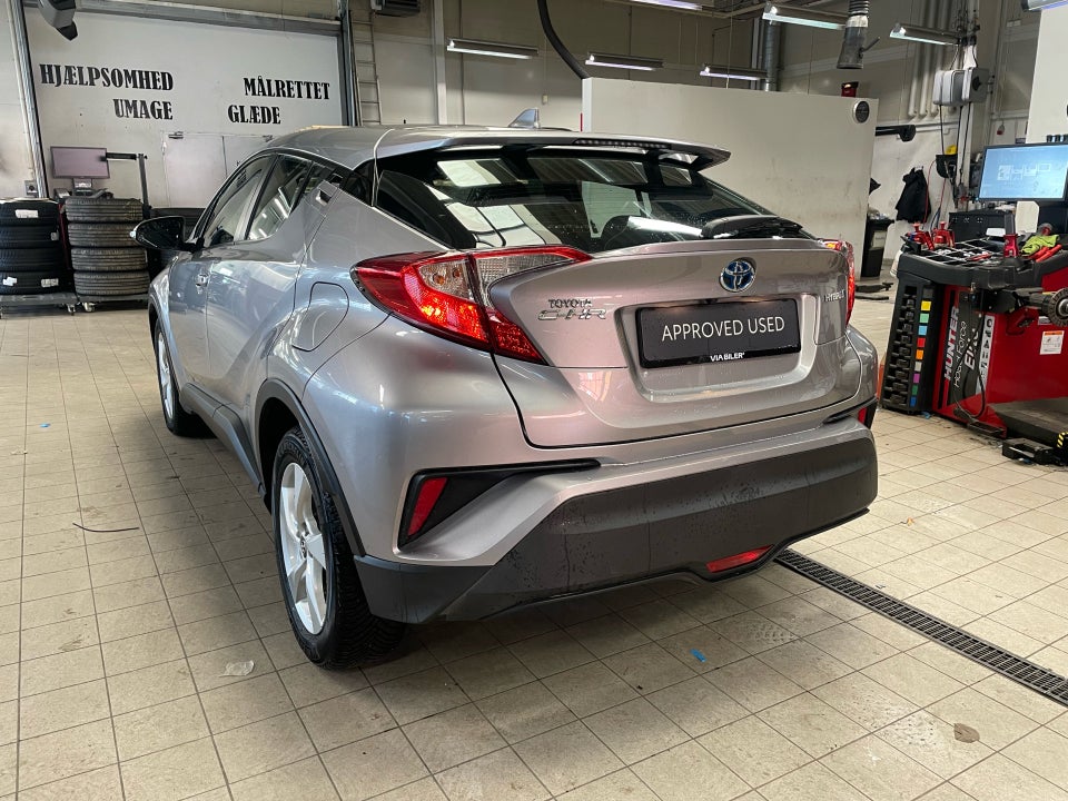 Toyota C-HR 1,8 Hybrid Limited CVT 5d