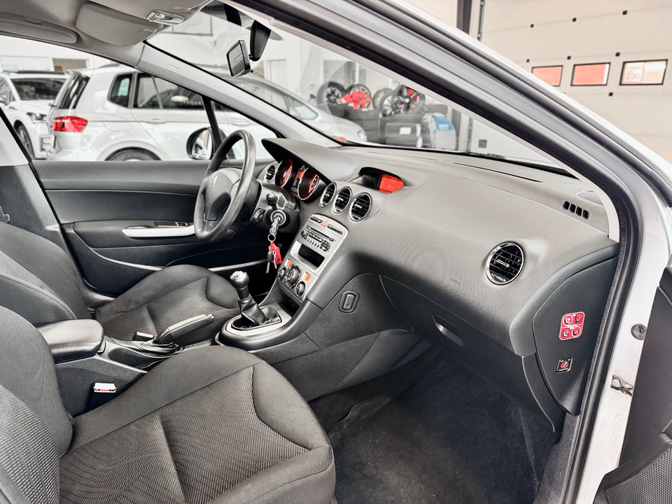 Peugeot 308 1,6 HDi 92 Comfort+ stc. 5d