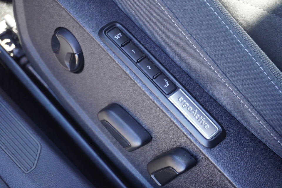 VW Golf VIII 1,4 eHybrid DSG 5d