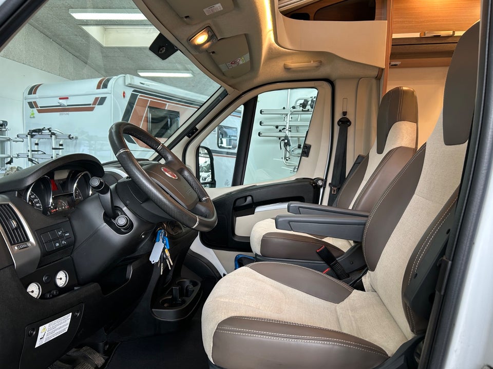 Knaus Sky Ti Silver 2,3 700 MEG aut. 2d