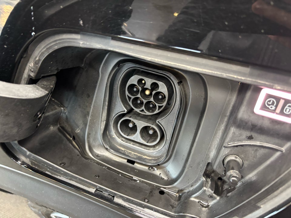 Peugeot e-2008 50 Style 5d