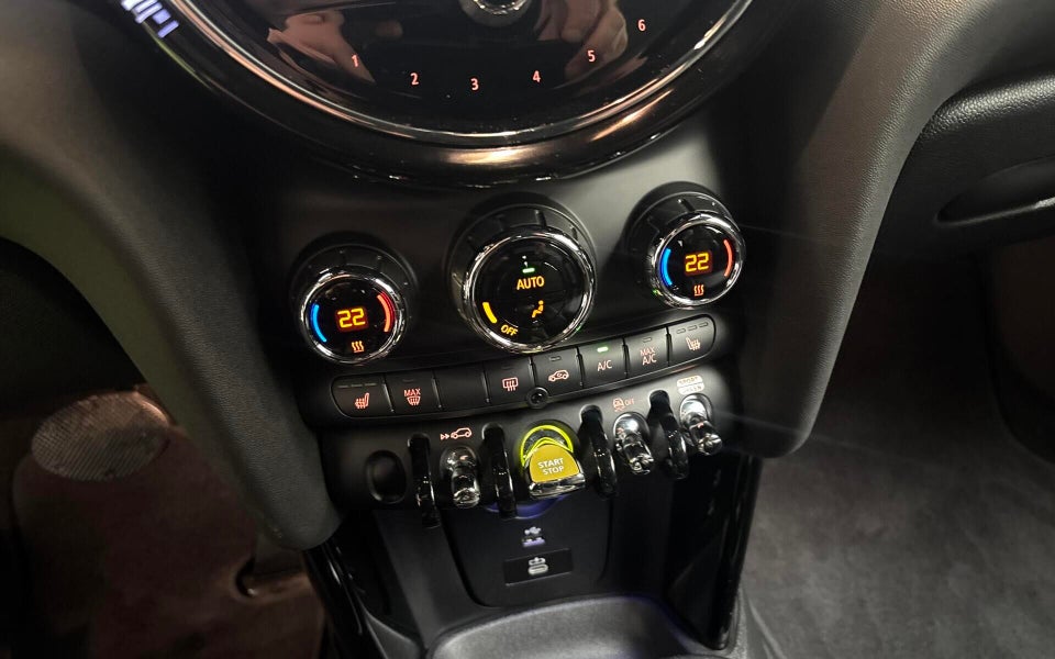 MINI Cooper SE Experience 3d