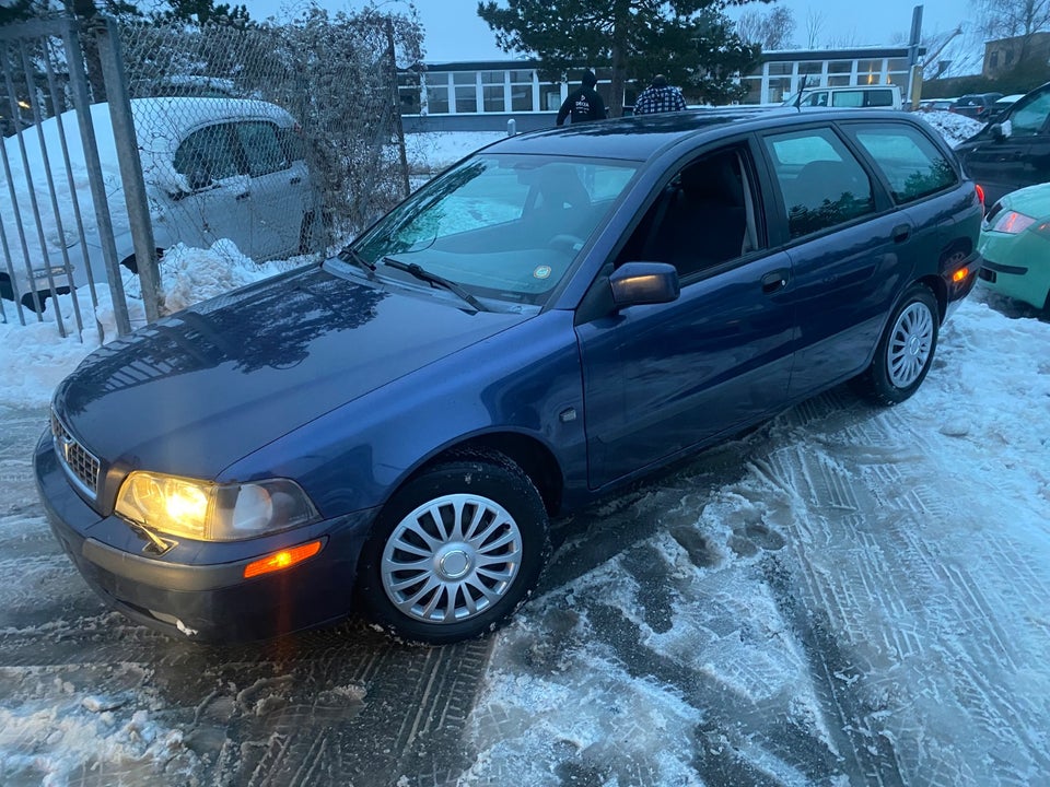 Volvo V40 1,8 Business 5d