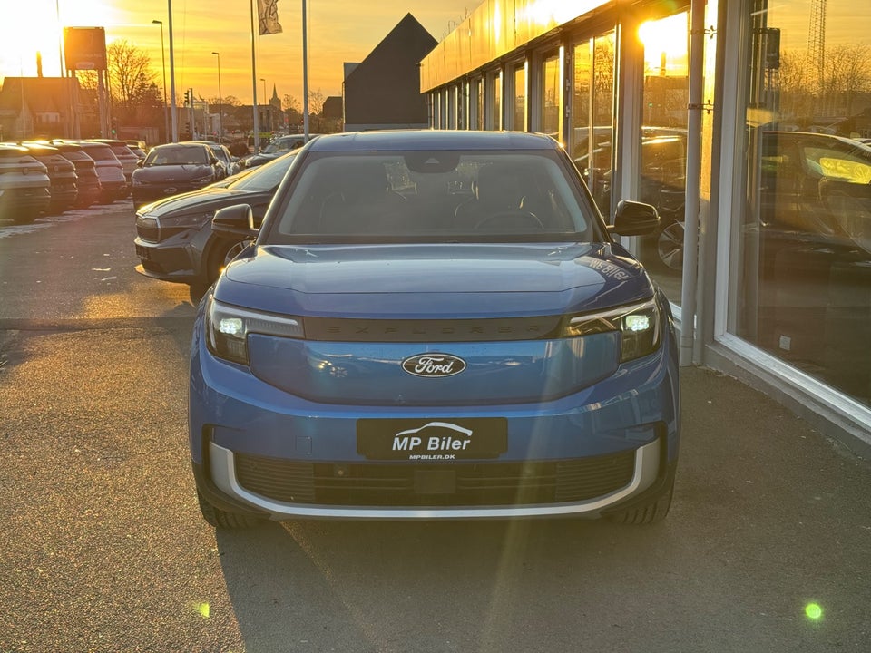 Ford Explorer 79 Select Extended Range AWD 5d