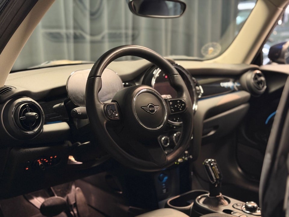 MINI Cooper SE Camden Edition 3d
