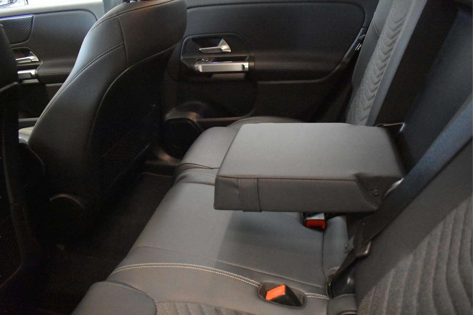 Mercedes EQB300 Progressive 4Matic 7prs 5d