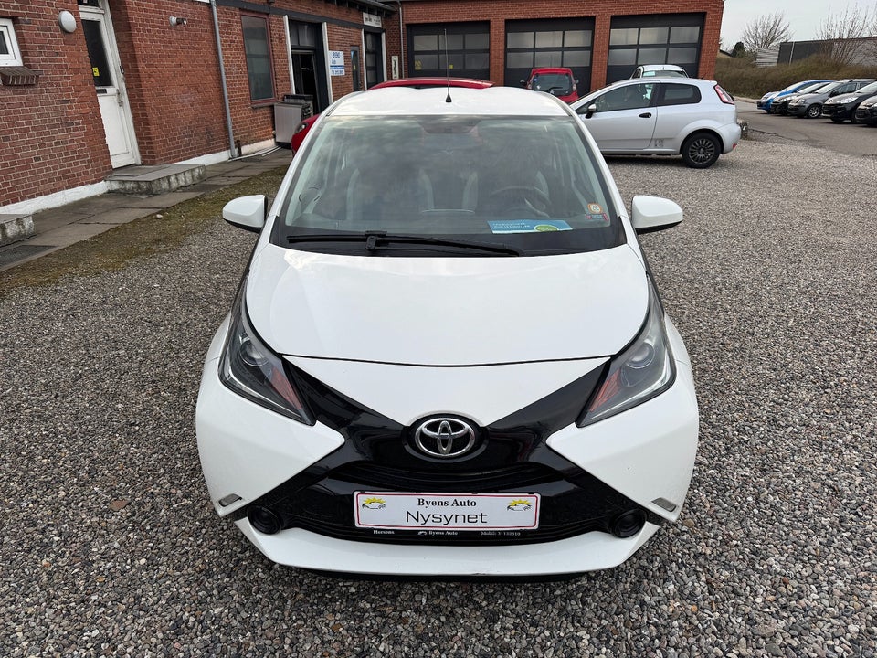 Toyota Aygo 1,0 VVT-i x-play 5d