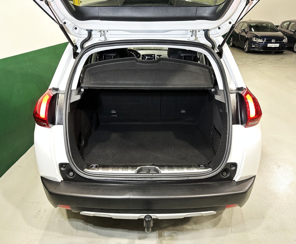 Peugeot 2008 1,2 e-THP 110 Allure Sky 5d