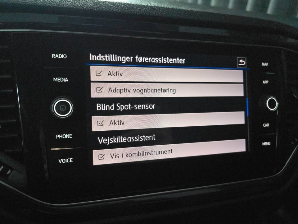 VW T-Roc 1,5 TSi 150 R-line DSG 5d