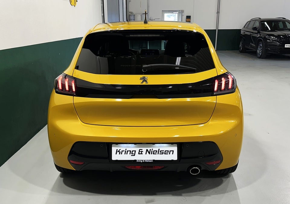 Peugeot 208 1,2 PureTech 100 Allure Sky EAT8 5d