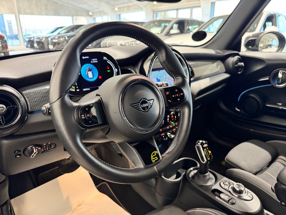 MINI Cooper SE Classic Trim 3d