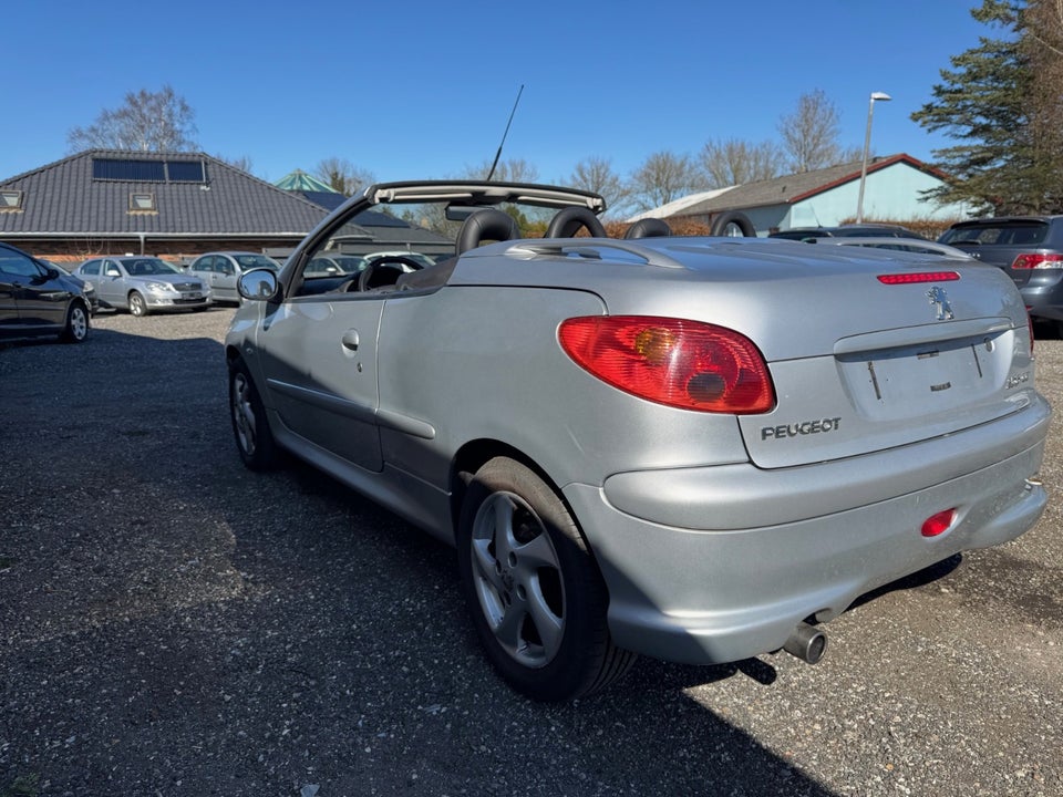 Peugeot 206 1,6 16V CC 2d