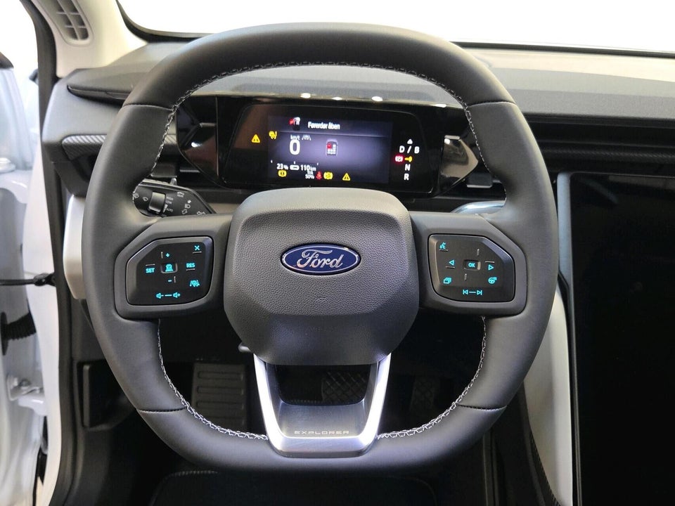 Ford Explorer 77 Premium Extended Range 5d