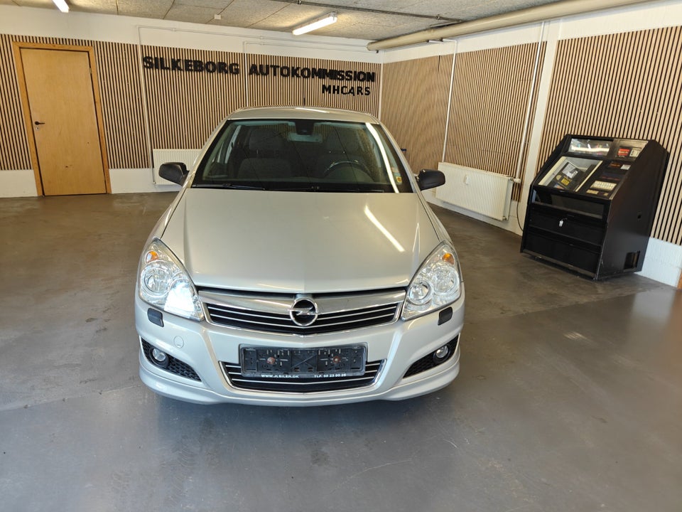 Opel Astra 1,4 16V Enjoy 5d