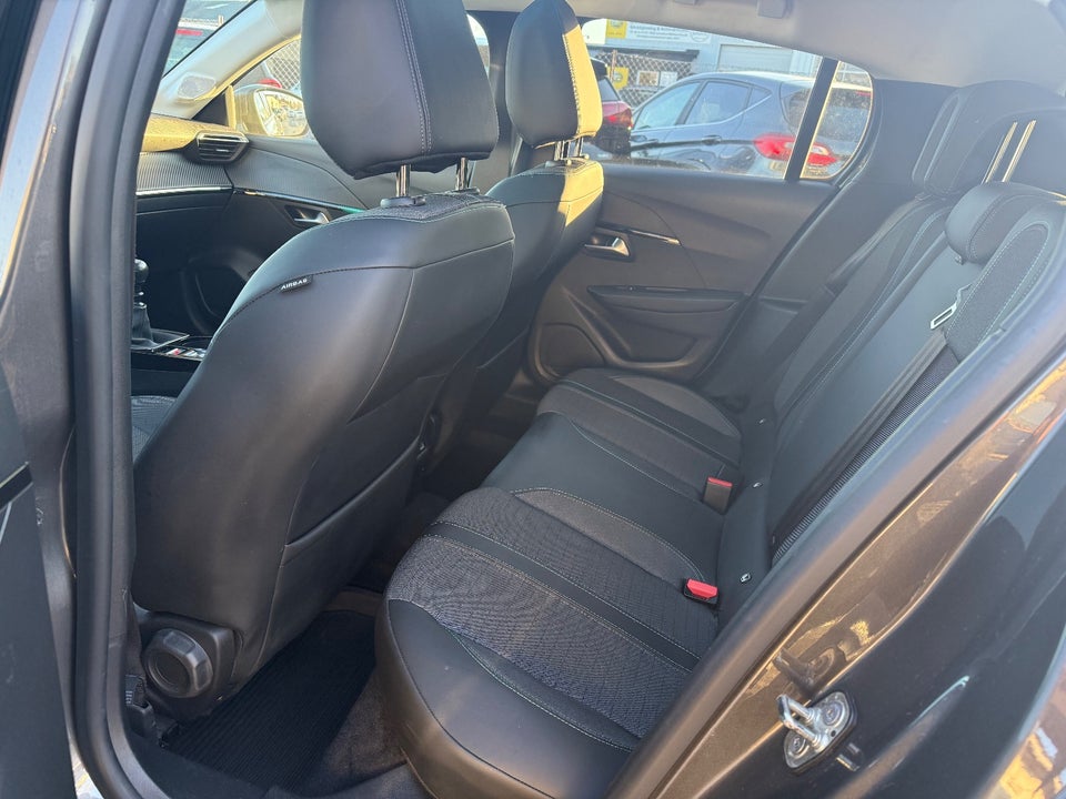 Peugeot 208 1,2 PureTech 100 Allure Sky Comfort 5d