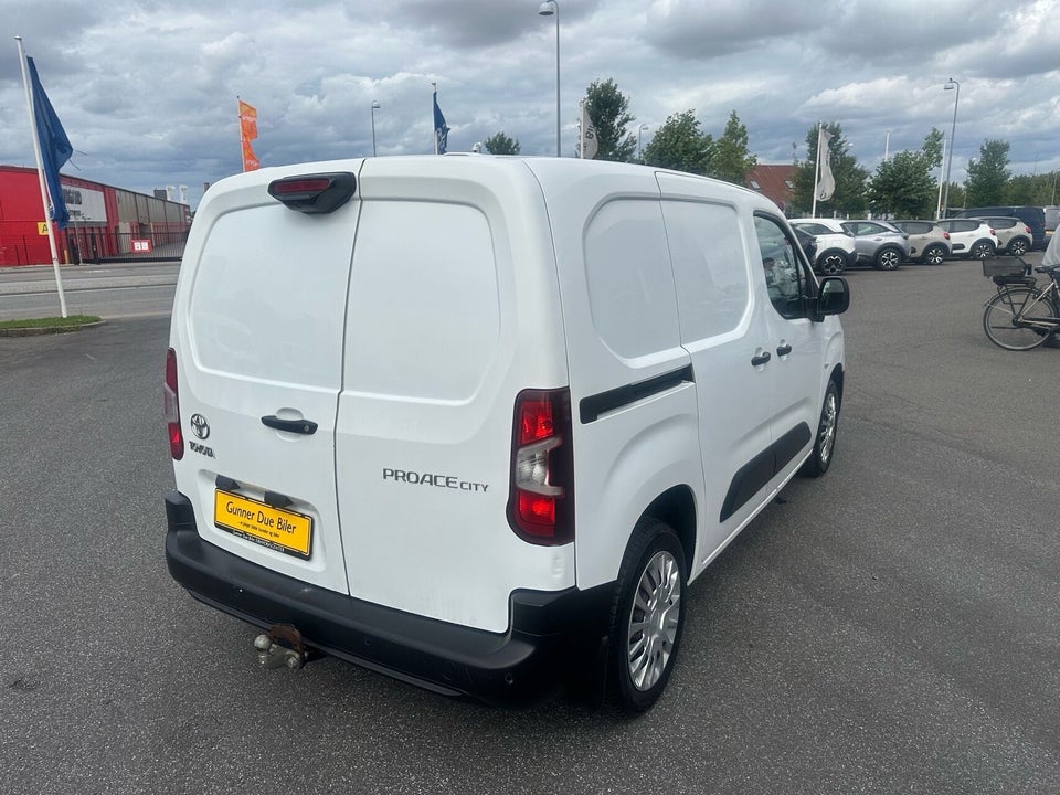 Toyota ProAce City 1,5 D 102 Medium Comfort 6d