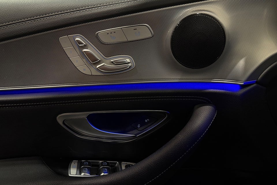 Mercedes E300 de 2,0 Luxury stc. aut. 5d