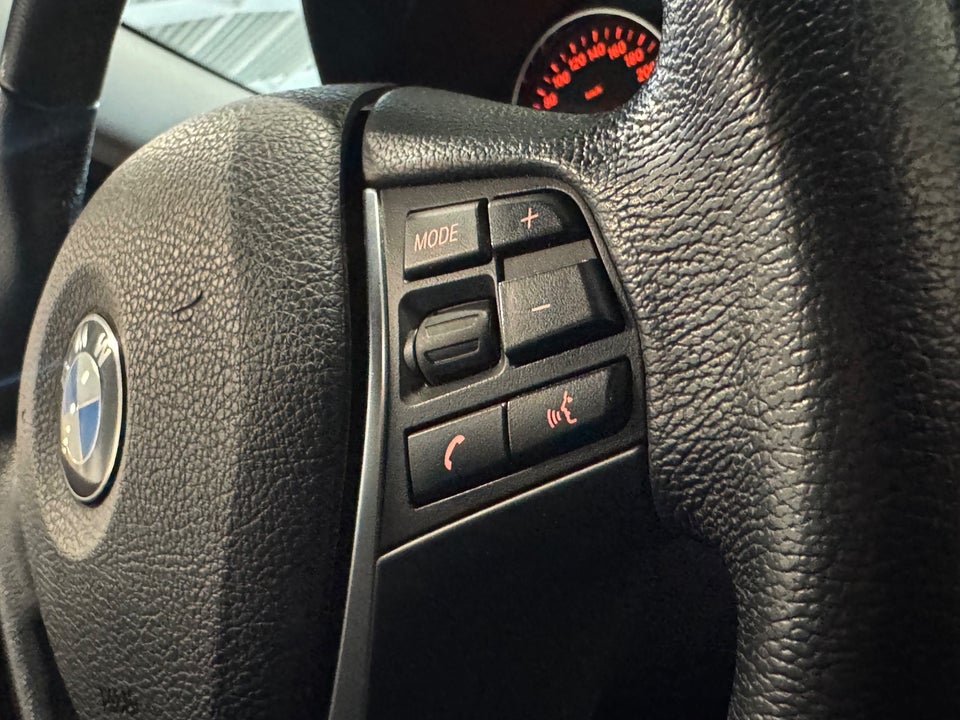 BMW 320i 2,0 Touring aut. 5d